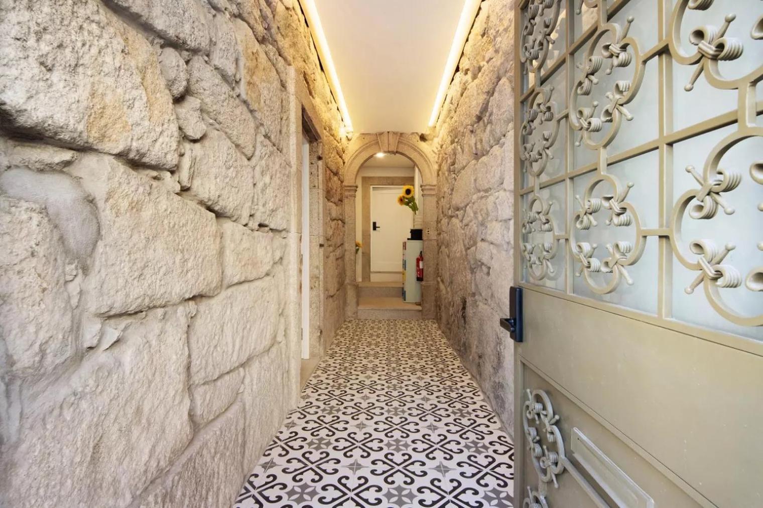 - - 5 Appartamento Oporto